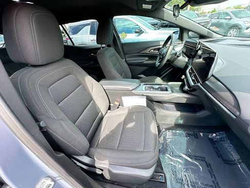Certified 2025 Chevrolet Equinox EV LT FWD image 25