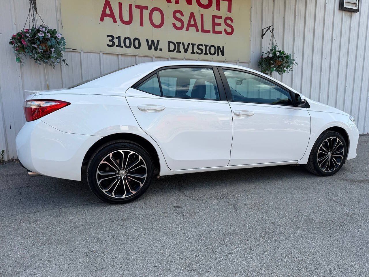 Used 2015 Toyota Corolla S FWD image 3