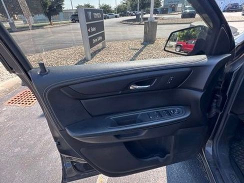 Used 2016 GMC Acadia SLE FWD image 9