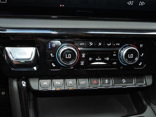 Used 2024 GMC Sierra 1500 AT4 w/ Technology Package AWD/4WD image 29