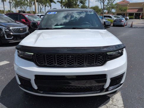 Used 2025 Jeep Grand Cherokee L Summit AWD/4WD image 9