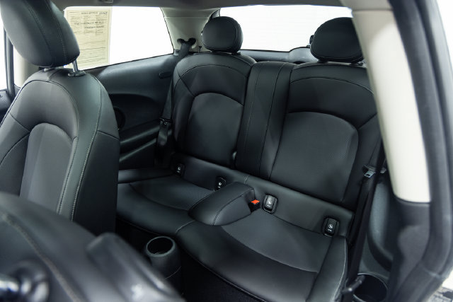 Used 2022 MINI Cooper 2-Door Hardtop FWD image 23