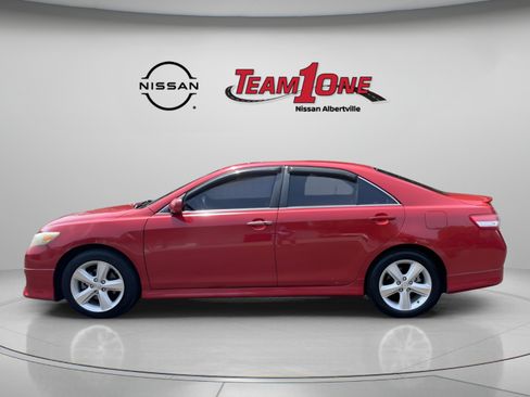 Used 2011 Toyota Camry SE w/ SE Extra-Value Pkg #1 FWD image 4
