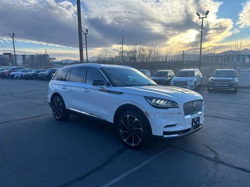 Used 2023 Lincoln Aviator Reserve w/ Equipment Group 201A image 3