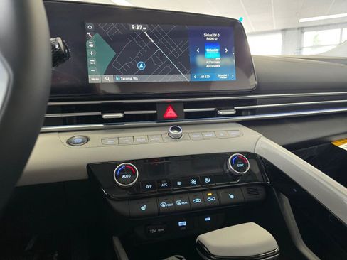 New 2026 Hyundai Elantra Limited FWD image 23
