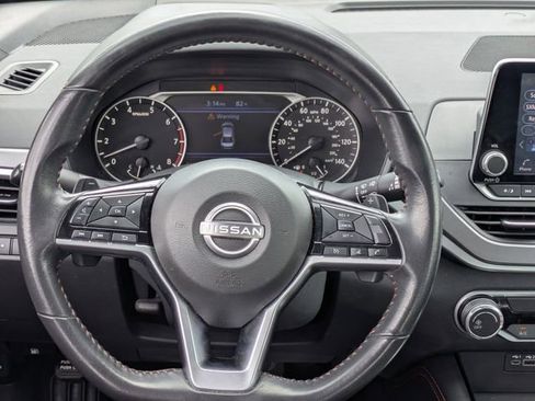 Used 2024 Nissan Altima 2.5 SR FWD image 17
