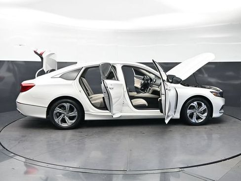 Used 2020 Honda Accord EX image 33