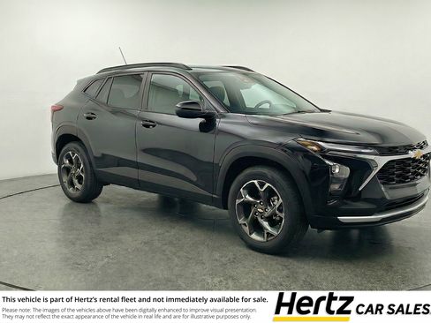 Used 2025 Chevrolet Trax LT image 1