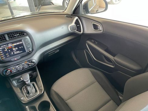Used 2025 Kia Soul LX w/ LX Technology Package FWD image 33