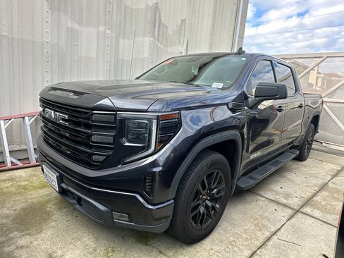 Used 2022 GMC Sierra 1500 Elevation w/ LPO, Elevation Black Package image 2