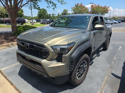 Used 2025 Toyota Tacoma TRD Off-Road AWD/4WD image 2