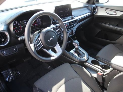 Used 2023 Kia Forte LXS FWD image 3