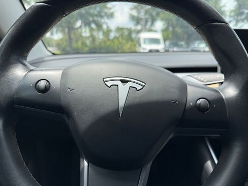 Used 2018 Tesla Model 3 Mid Range RWD image 23