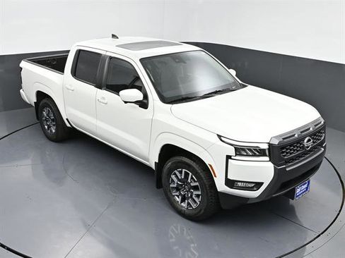 Used 2025 Nissan Frontier SL image 33