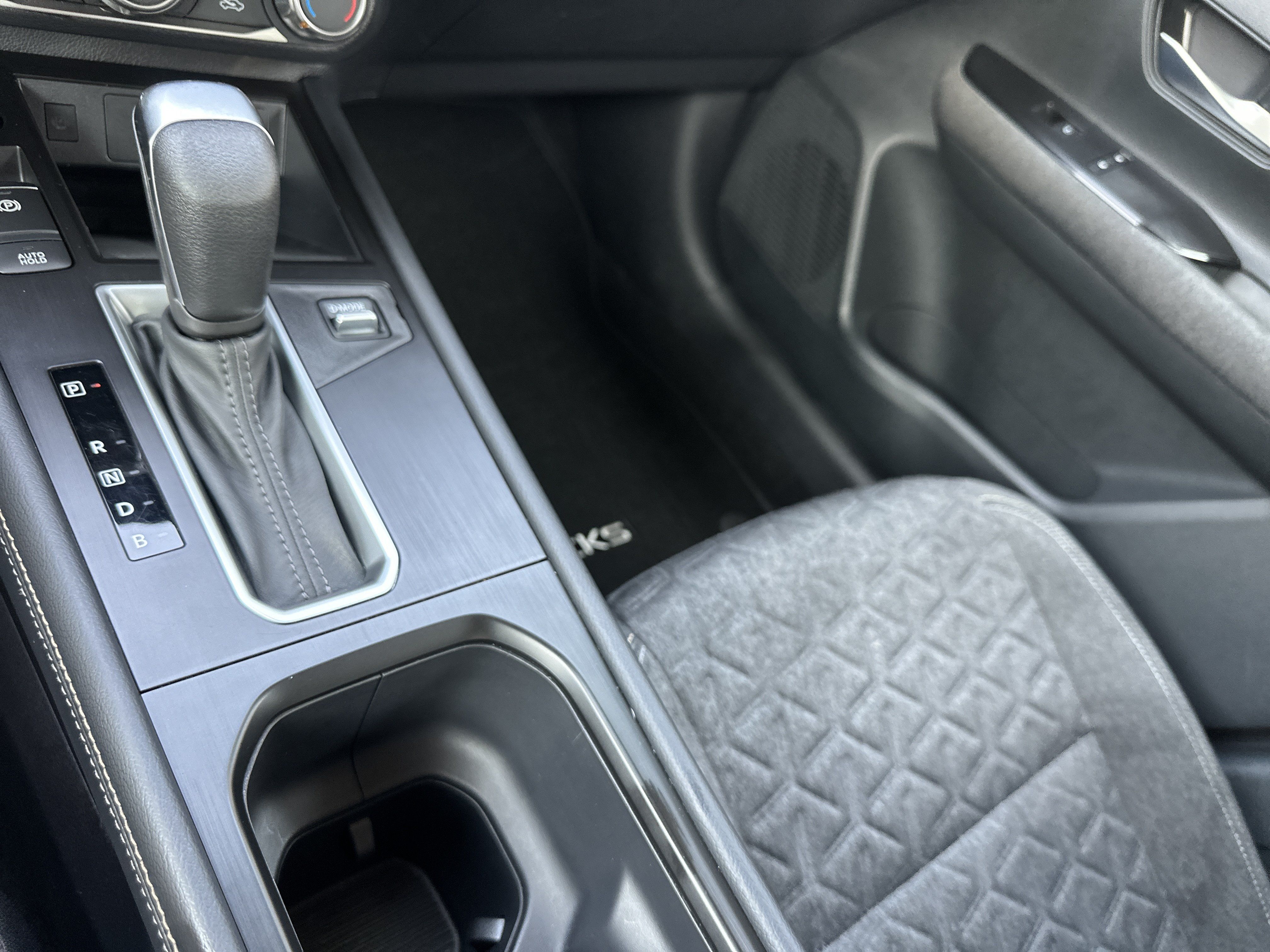 Used 2025 Nissan Kicks SV AWD/4WD image 20