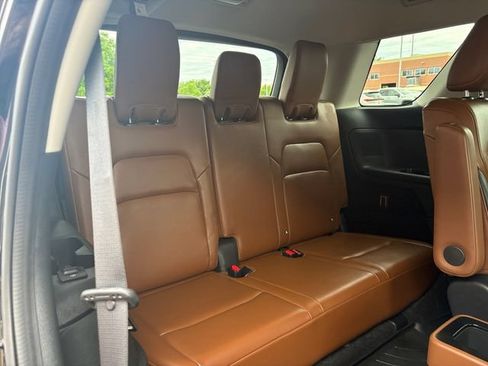 Used 2022 Nissan Pathfinder Platinum AWD/4WD image 16