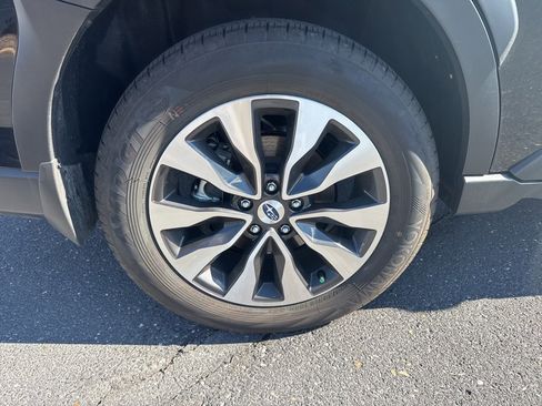 Certified 2025 Subaru Outback Limited image 11