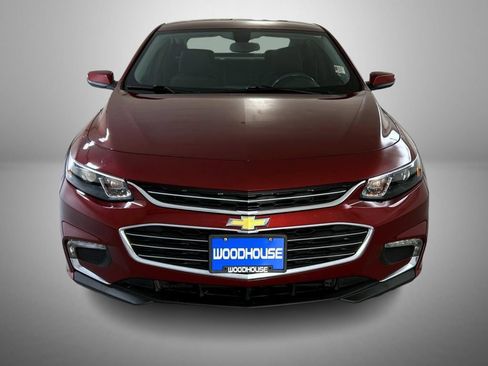 Used 2018 Chevrolet Malibu LT FWD image 2