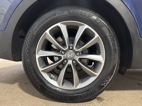 Used 2017 Hyundai Santa Fe SE image 13