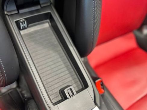 Used 2015 Porsche Boxster S image 32