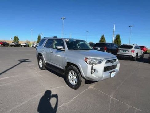 Used 2024 Toyota 4Runner SR5 image 2