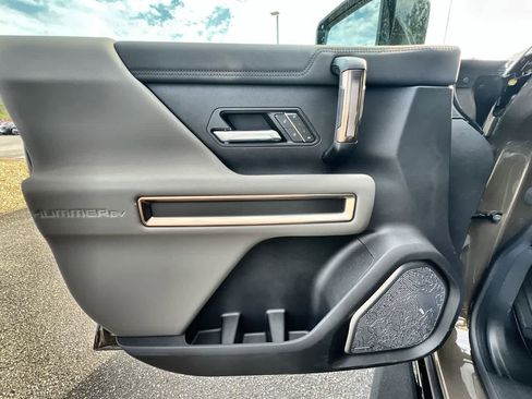 New 2025 GMC Hummer EV 3X w/ LPO, Dark Essentials Package image 22