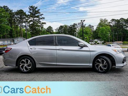 Used 2017 Honda Accord LX image 2
