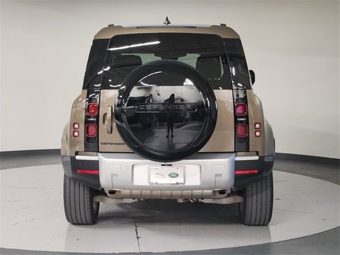 Used 2024 Land Rover Defender 110 S image 10