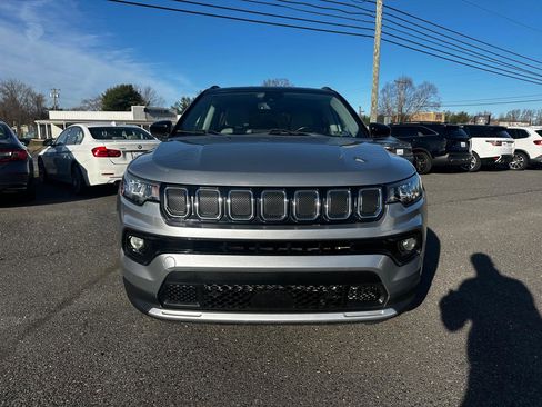 Used 2022 Jeep Compass Limited image 2