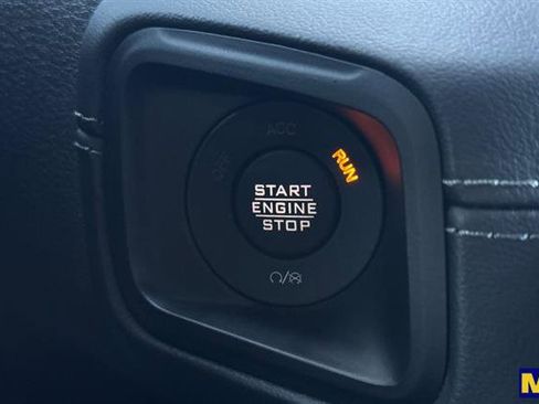 Used 2025 Jeep Wrangler Rubicon image 25