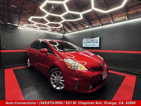 Used 2014 Toyota Prius V Five FWD image 1