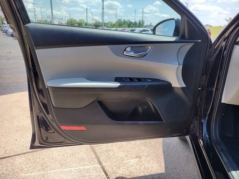 Used 2023 Kia Forte LXS FWD image 9