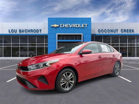 Used 2023 Kia Forte LXS image 4