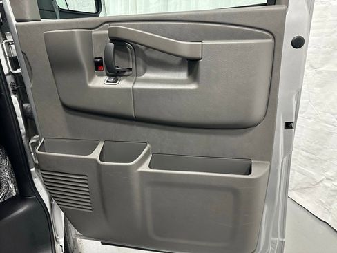 Used 2025 Chevrolet Express 3500 LT w/ LT Preferred Equipment Group image 44