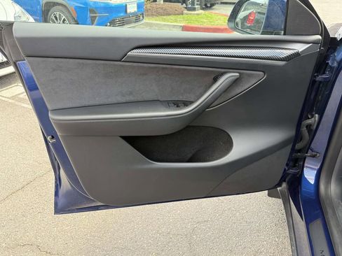 Used 2023 Tesla Model Y Performance image 23
