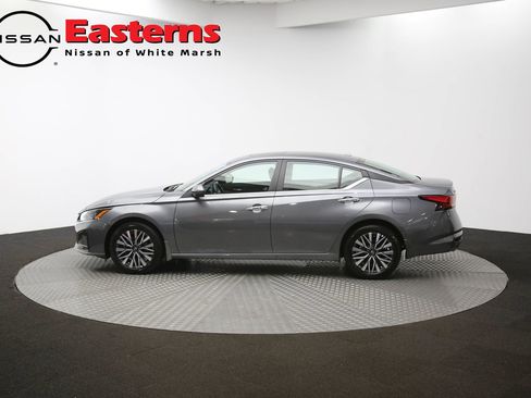 Used 2024 Nissan Altima 2.5 SV w/ SV Premium Package AWD/4WD image 60
