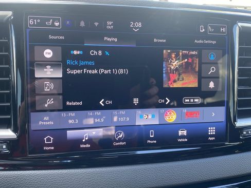 Certified 2025 Chrysler Pacifica Select image 26