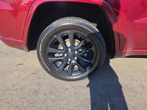 Used 2019 Jeep Grand Cherokee Altitude image 11