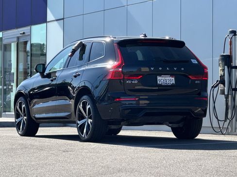Used 2023 Volvo XC60 B5 Ultimate image 3