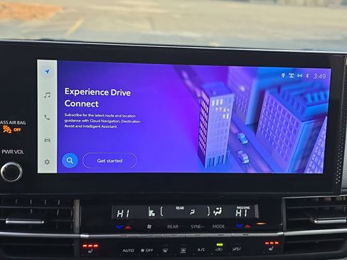 Used 2025 Toyota Sienna XLE image 31