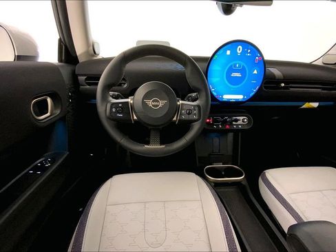 Used 2026 MINI Cooper 2-Door Hardtop FWD image 4