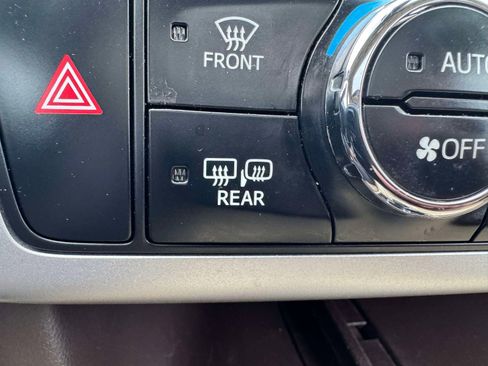 Used 2019 Toyota Highlander Limited w/ Protection Package #3 image 41