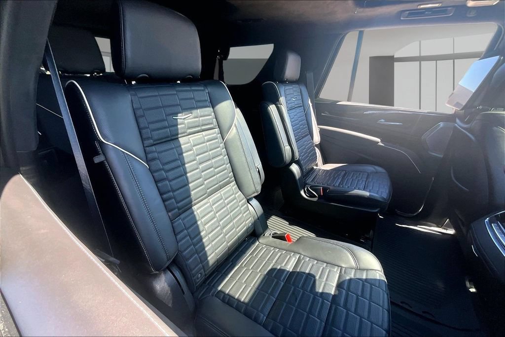 Used 2024 Cadillac Escalade Sport Platinum AWD/4WD image 28