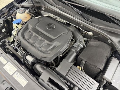 Used 2018 Volkswagen Passat 2.0T R-Line image 25