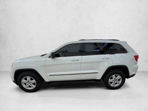 Used 2013 Jeep Grand Cherokee Laredo w/ Laredo E Group AWD/4WD image 2