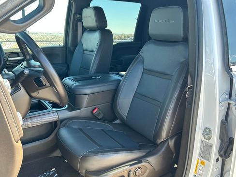 Used 2023 GMC Sierra 2500 Denali w/ Denali Ultimate Package image 17