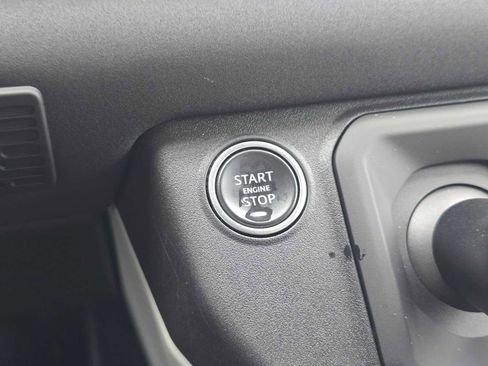 Used 2023 Land Rover Defender 110 SE AWD/4WD image 29