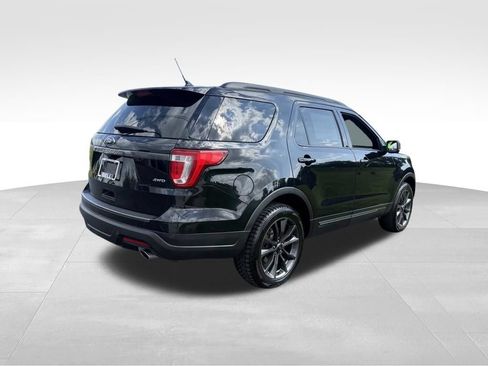 Used 2019 Ford Explorer XLT w/ Equipment Group 202A AWD/4WD image 16