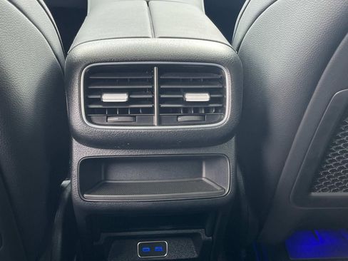 Used 2025 Mercedes-Benz GLE 350 4MATIC image 13