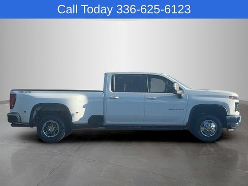 Used 2025 Chevrolet Silverado 3500 LT AWD/4WD image 6
